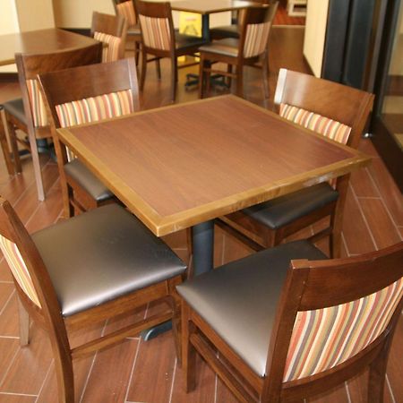 Hampton Inn & Suites Oxford-Anniston Restoran foto