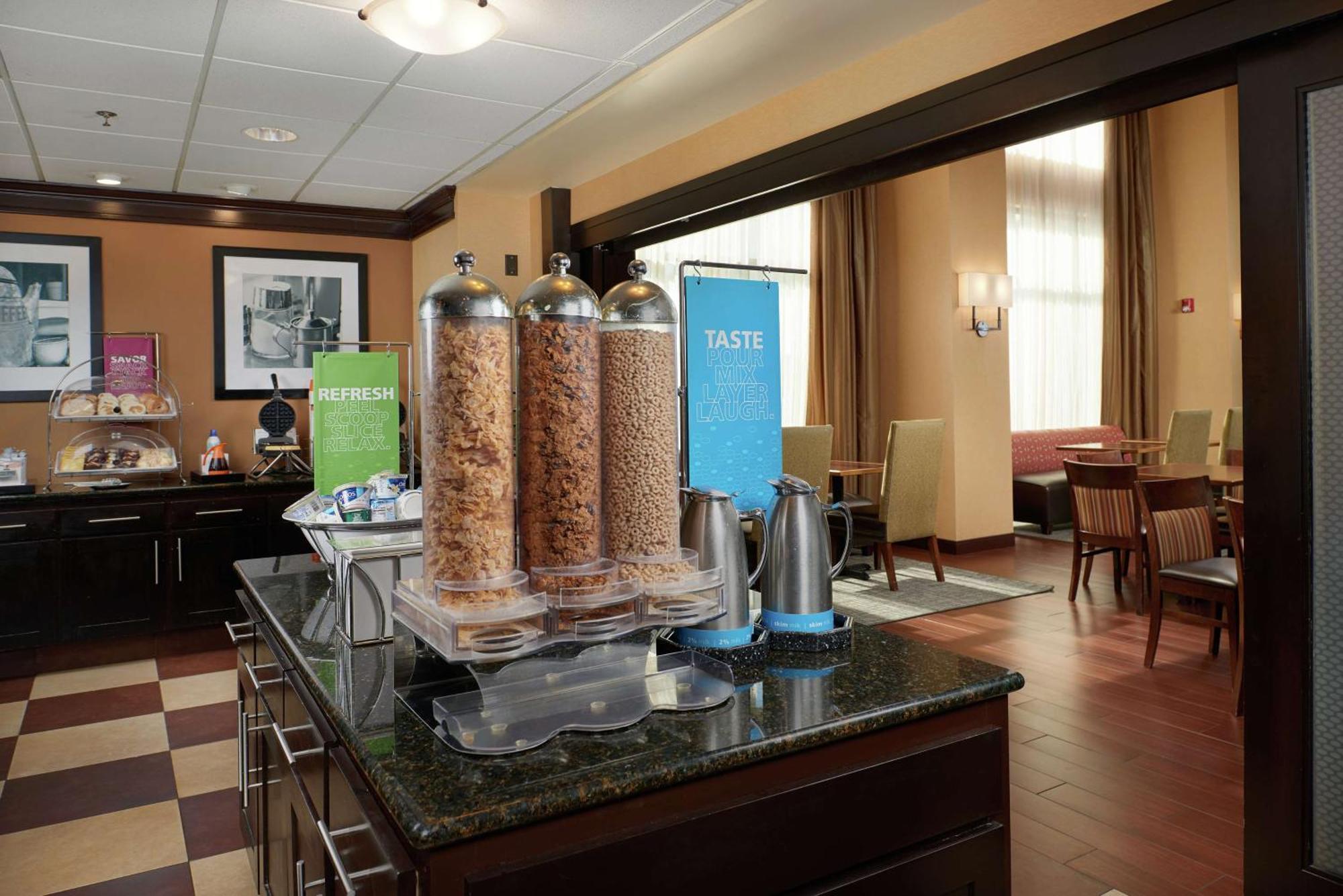 Hampton Inn & Suites Oxford-Anniston Bagian luar foto
